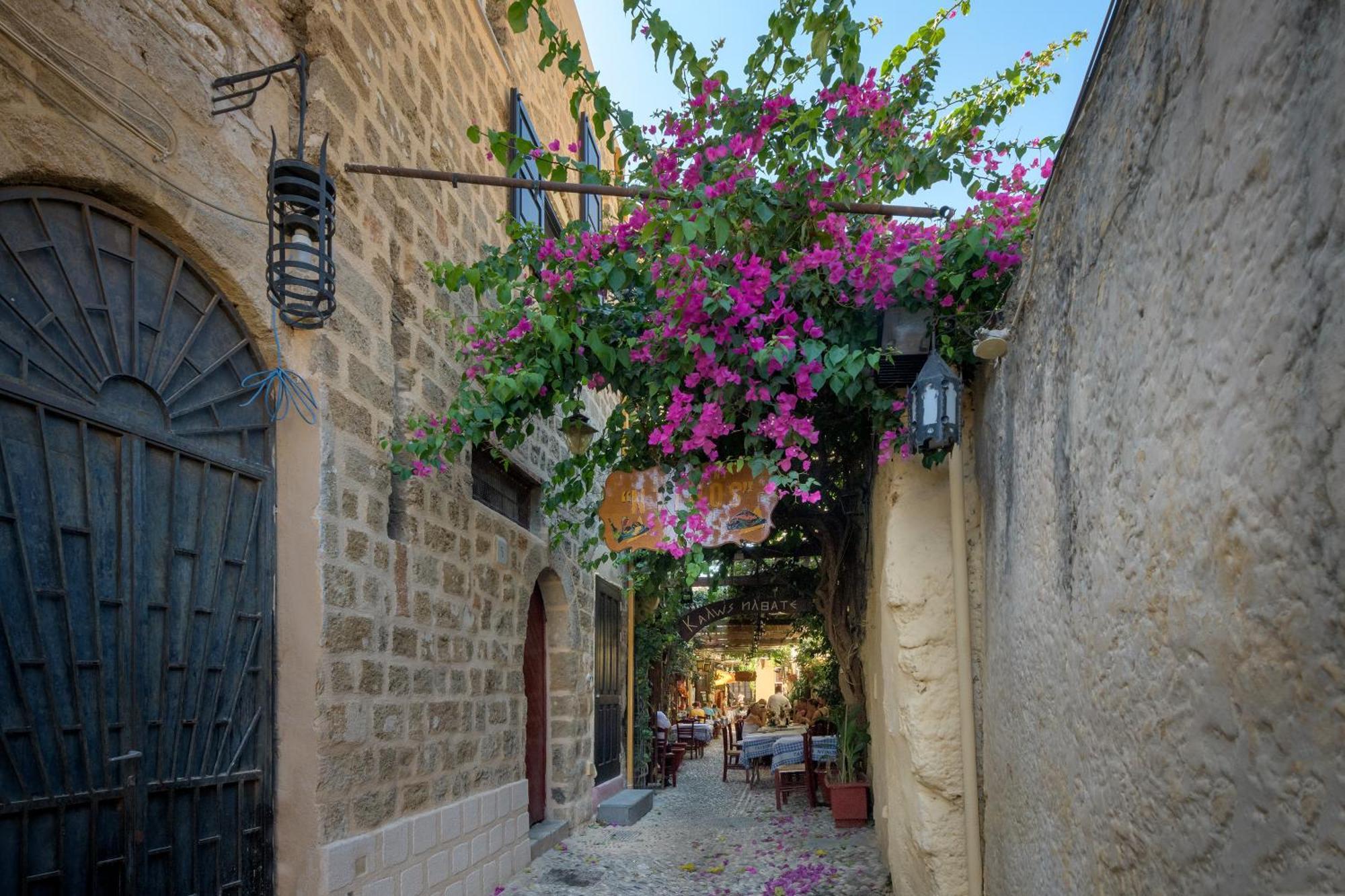Stone Cave Suite Rhodes City Exterior photo